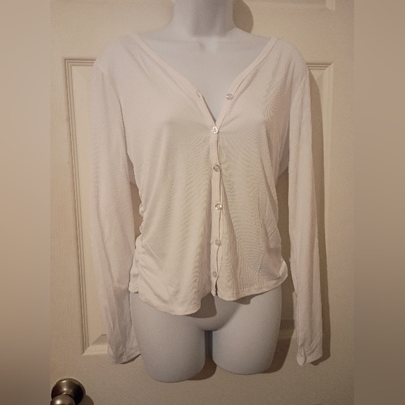 No Comment Tops - No Comment White 🤍 Button Up Top